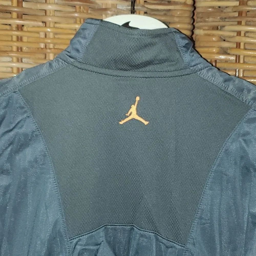 Michael Jordan Zip Up Jacket L 12/13 - Picture 6 of 8